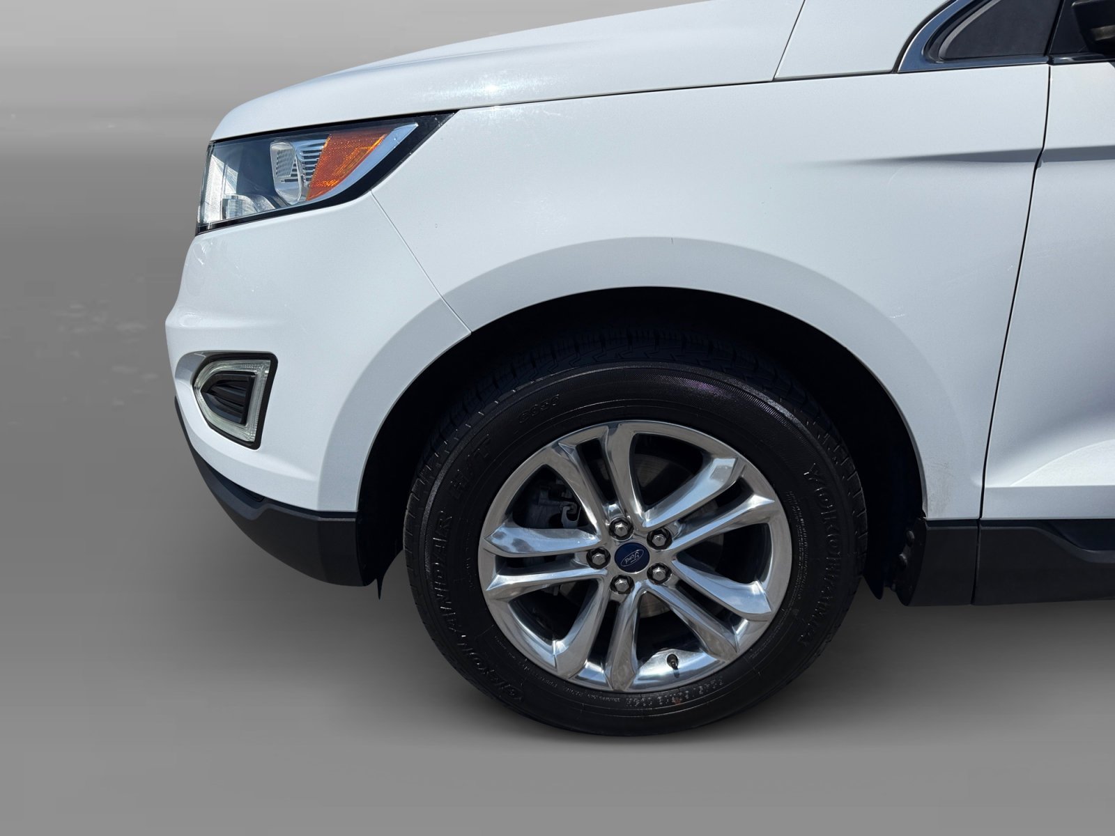 Used 2015 Oxford White Ford SEL image 9
