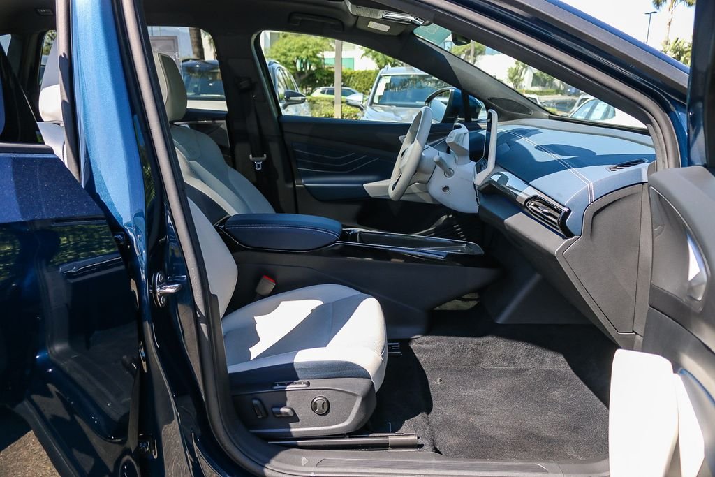 2023 Volkswagen ID.4 S - Photo 18