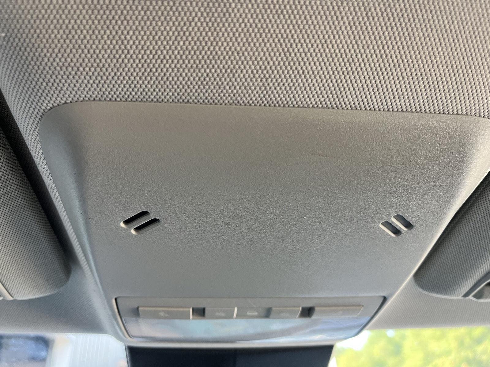 Used 2015 Summit White Chevrolet LS image 24