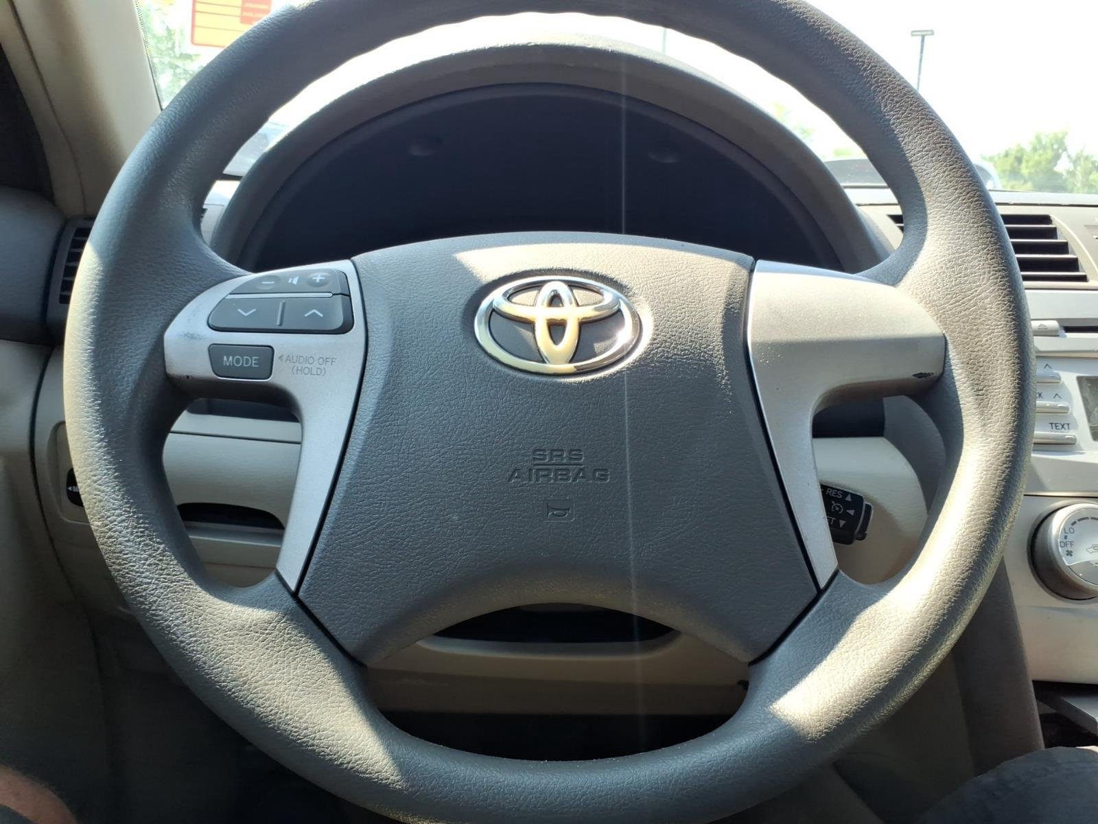 Used 2010  Toyota LE image 25