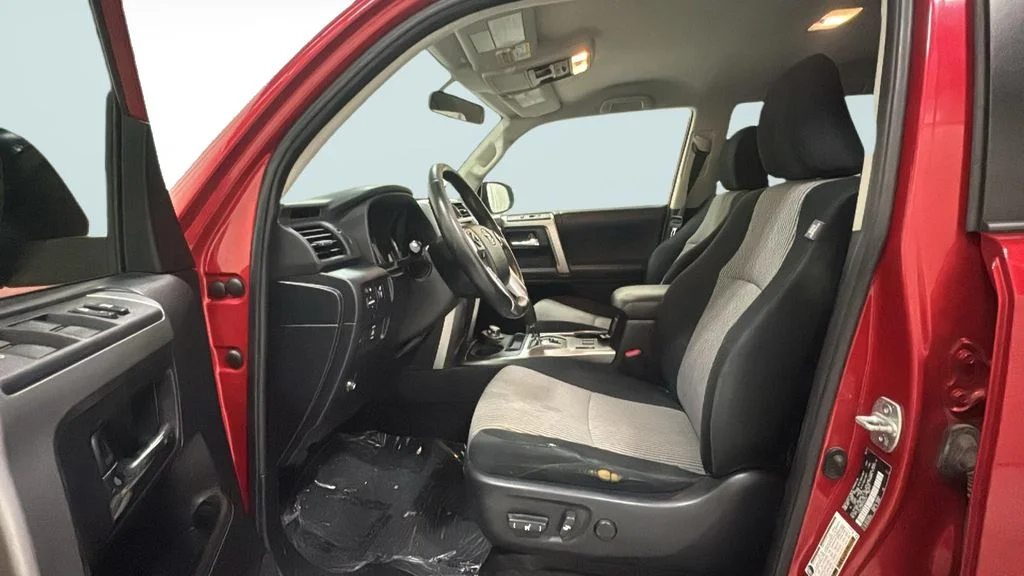 Used 2015 Red Toyota SR5 image 6