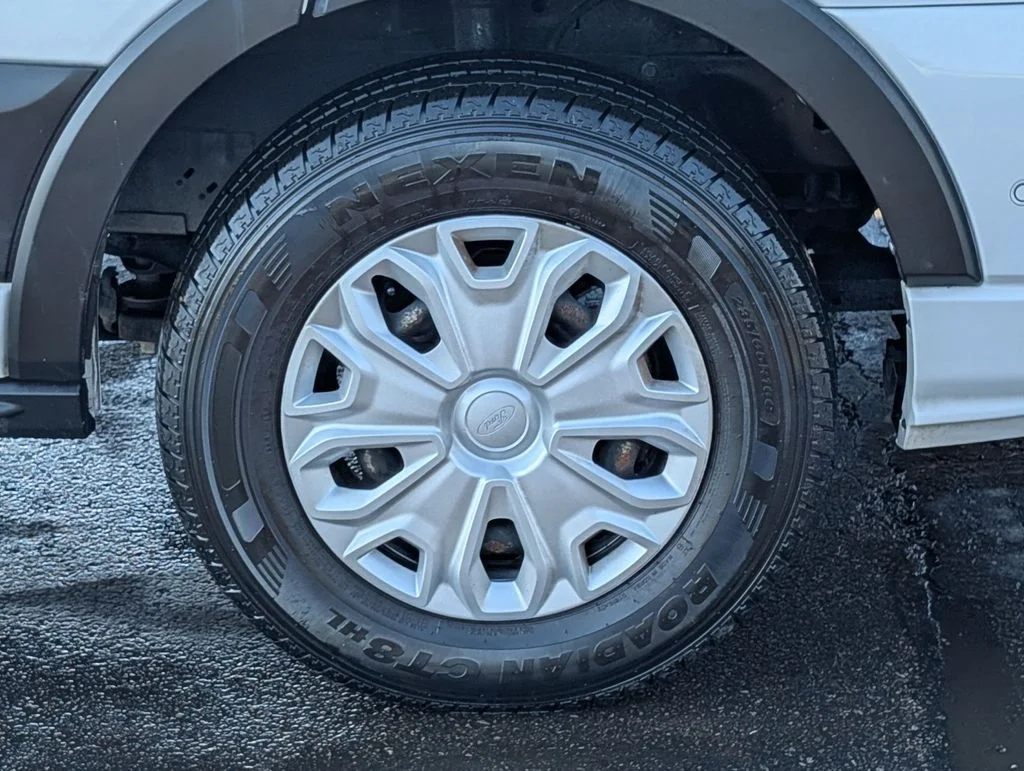Used 2022 White Ford XLT image 19