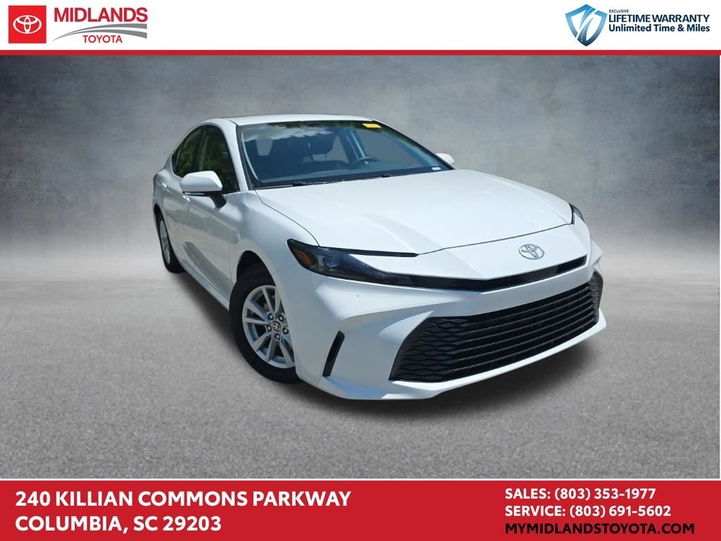 2026 Toyota Camry LE Hybrid's photo