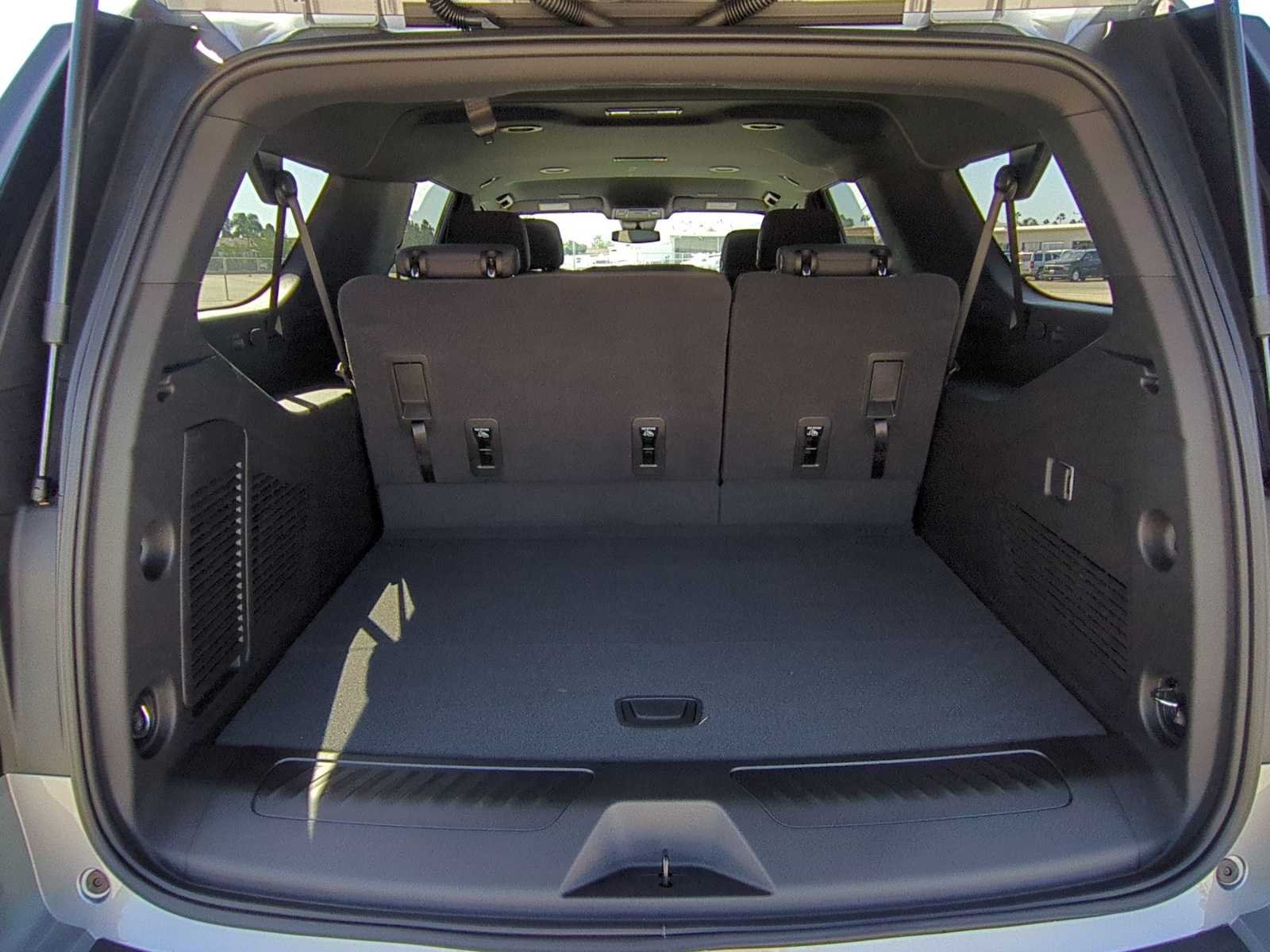 2026 Chevrolet Suburban LS - Photo 25