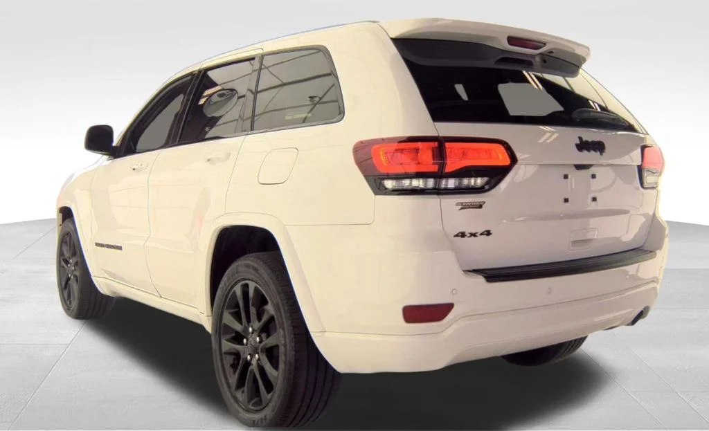 Used 2020 White Jeep Altitude image 13