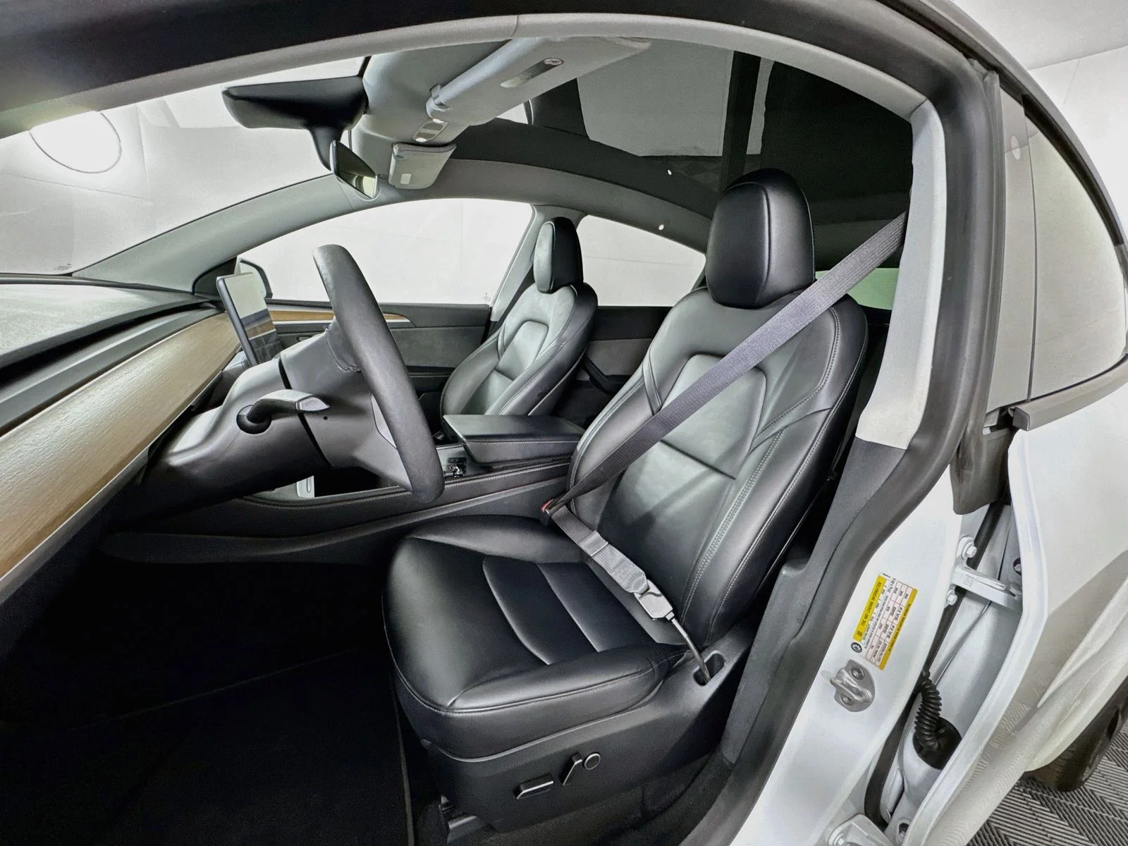 Used 2023  Tesla Long Range image 14