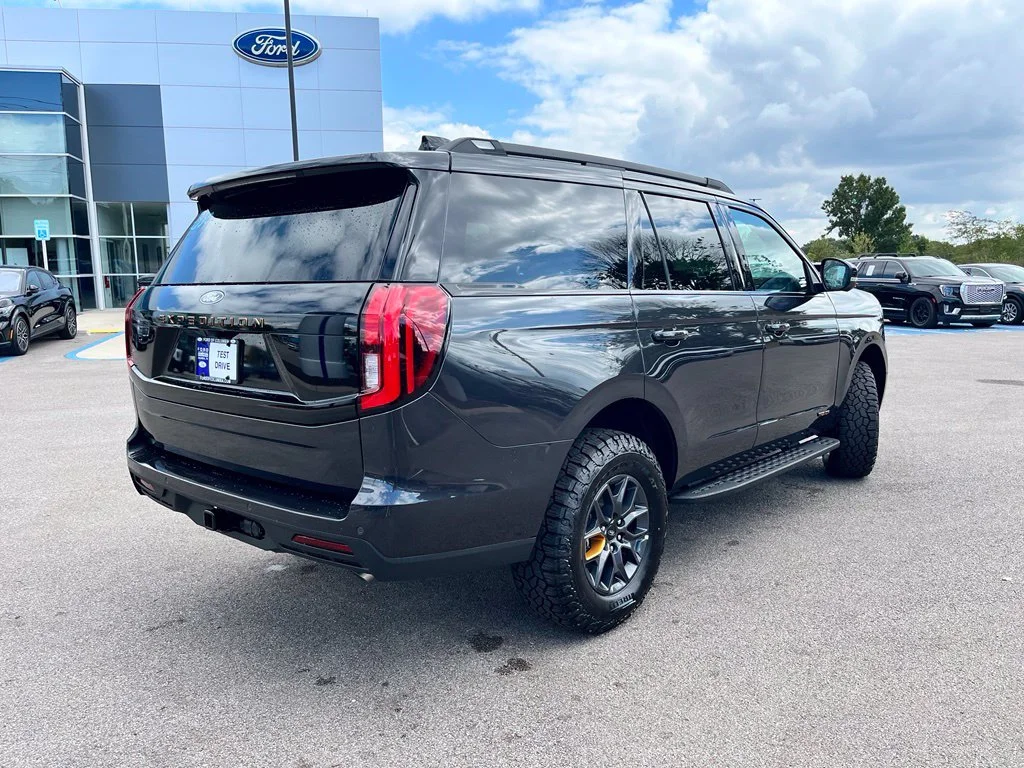 New 2027 Gray Ford Tremor image 7