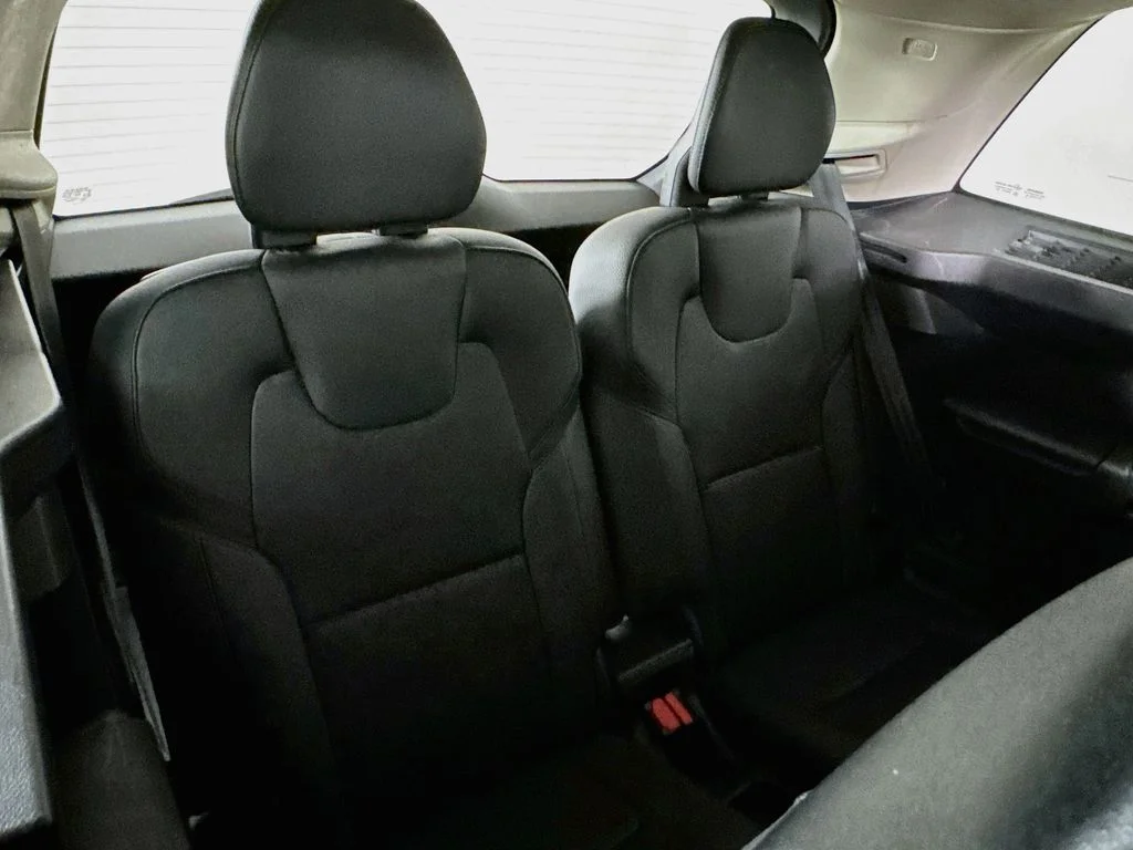 Used 2016  Volvo T6 Momentum image 34