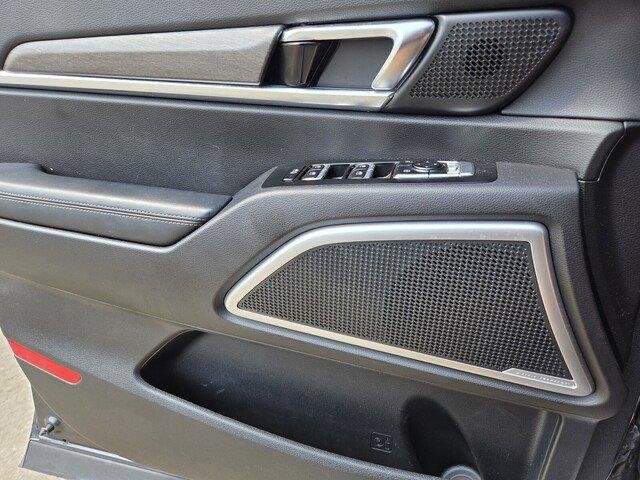 Used 2022 Gravity Grey Kia EX image 23