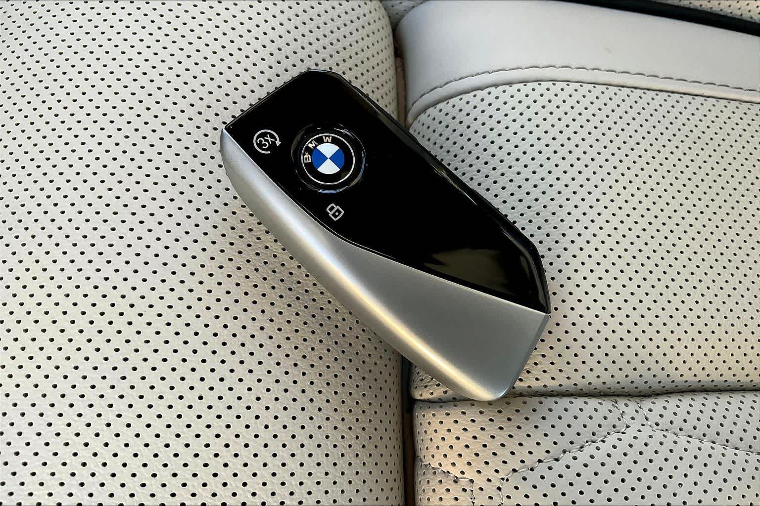 Used 2026 Blue Ridge Mountain Metallic BMW xDrive40i image 14