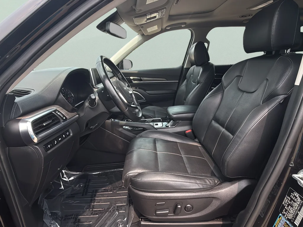 Used 2022 Black Copper Kia SX image 25