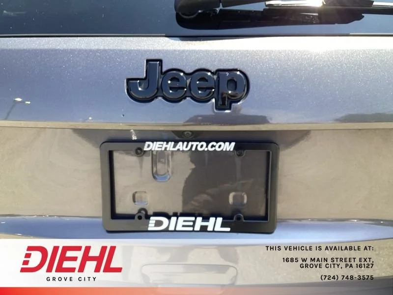 Used 2021 Gray Jeep Laredo X 4x4 image 11