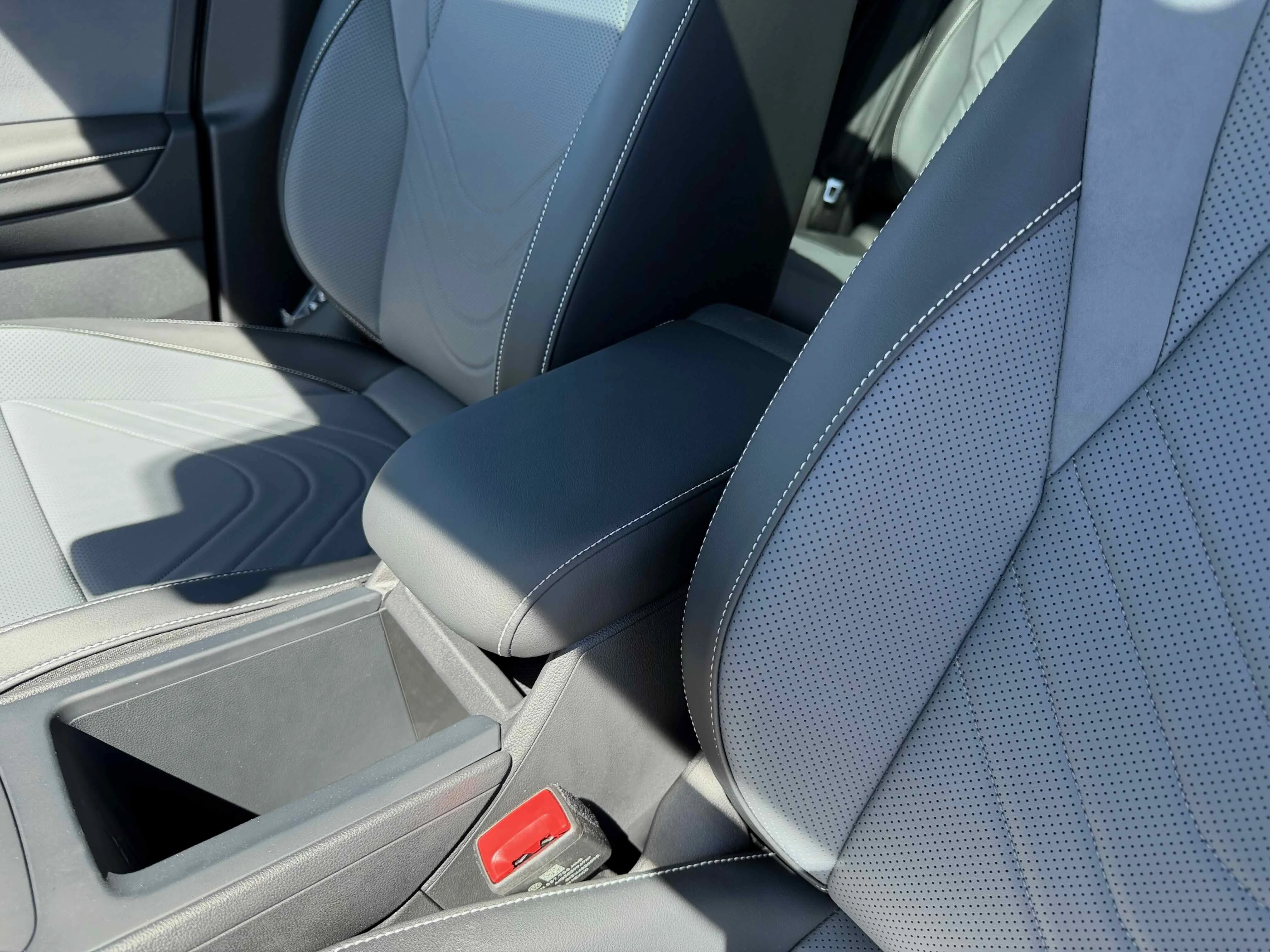 New 2026 Platinum Gray Volkswagen SE R-Line Black image 25