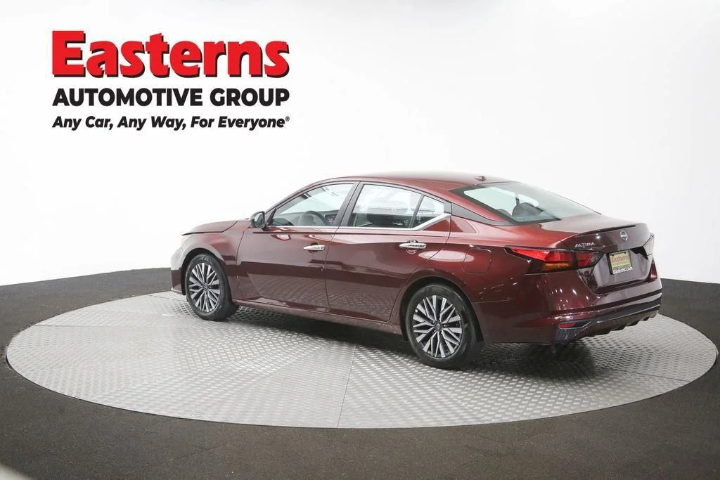 Used 2025 Red Nissan 2.5 SV image 64