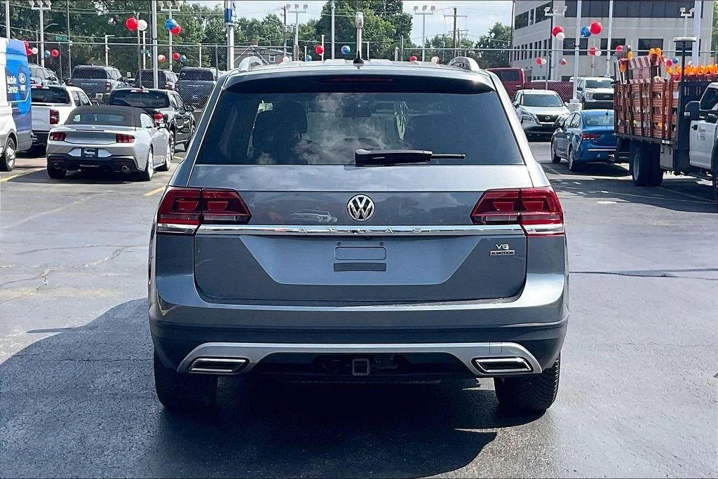 Used 2019 Gray Volkswagen S image 3