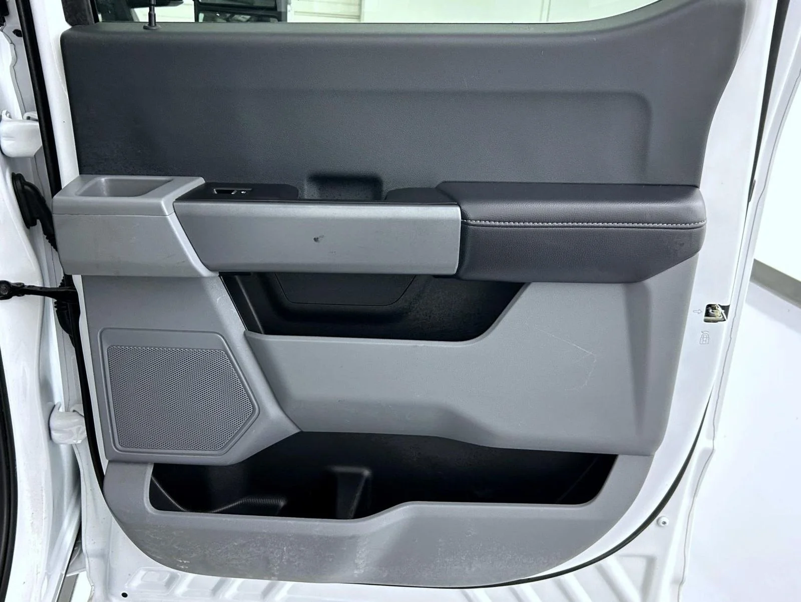 Used 2025 White Ford XLT image 17