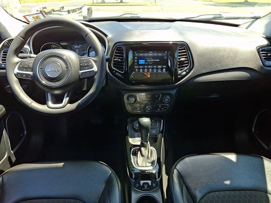 Used 2021 Velvet Red Pearlcoat Jeep Altitude image 16