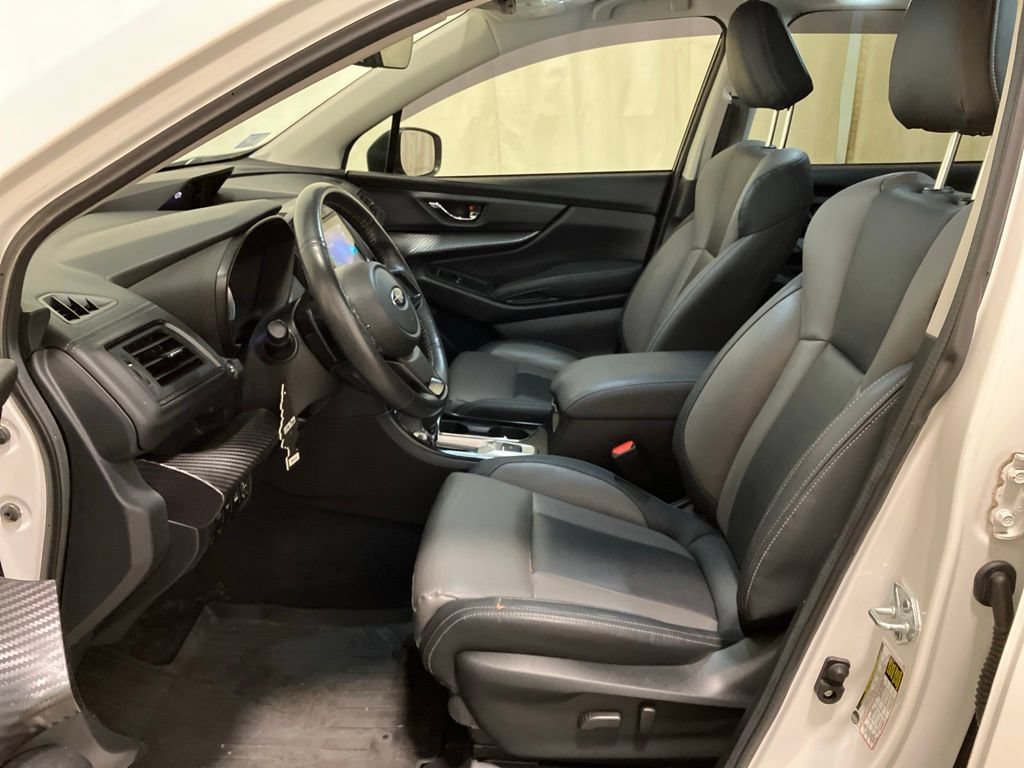 Used 2022 Crystal White Pearl Subaru Onyx Edition image 4