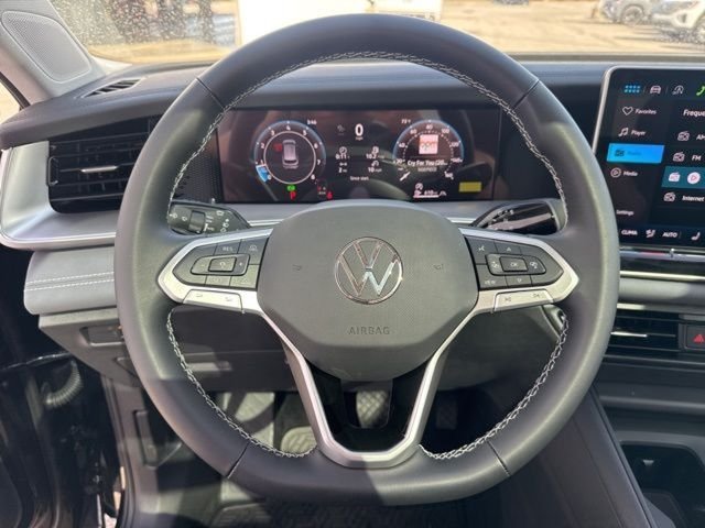 New 2026 Deep Black Volkswagen 2.0T SE image 32