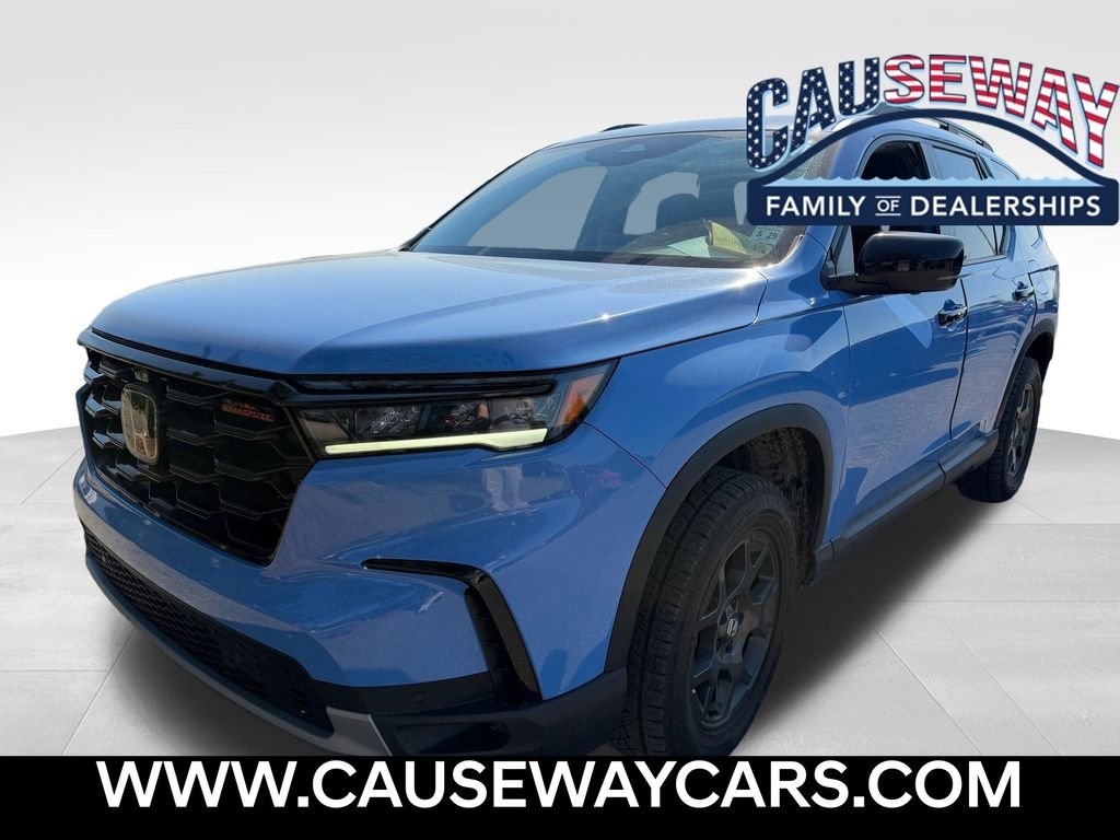 2025 Honda Pilot TrailSport AWD's photo