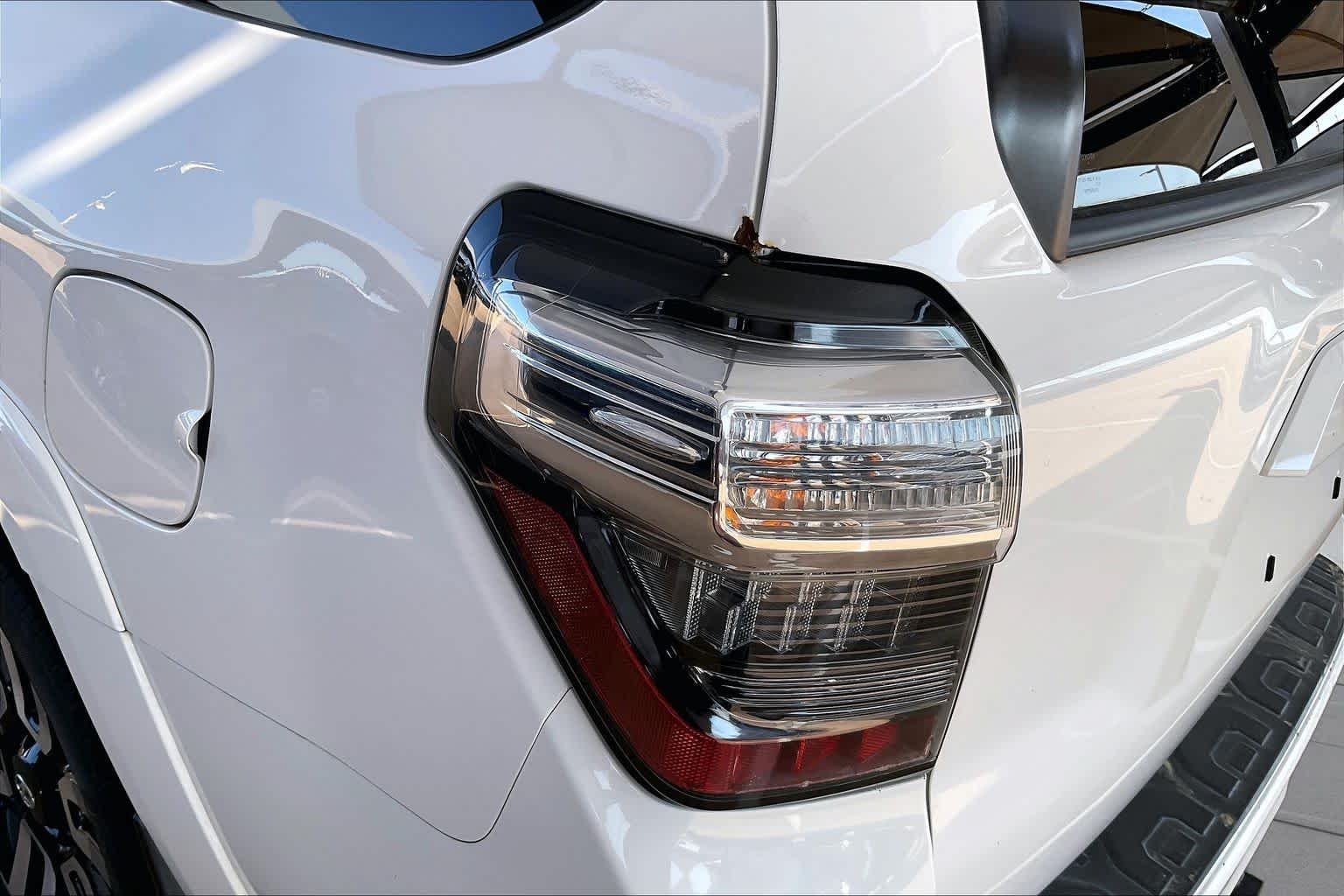 Used 2019 Super White Toyota SR5 image 27
