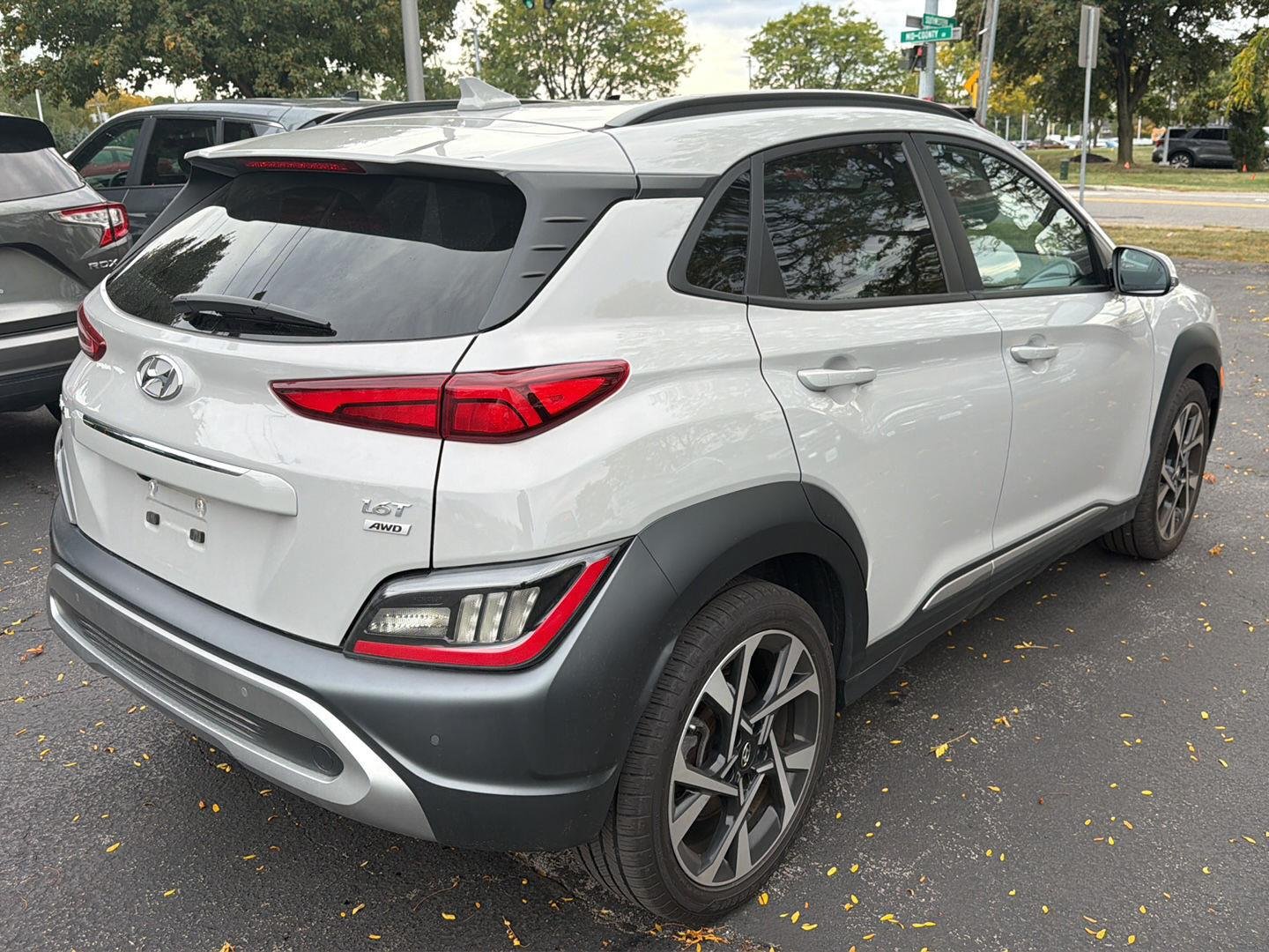 Used 2023 Cyber Silver Hyundai Limited image 4