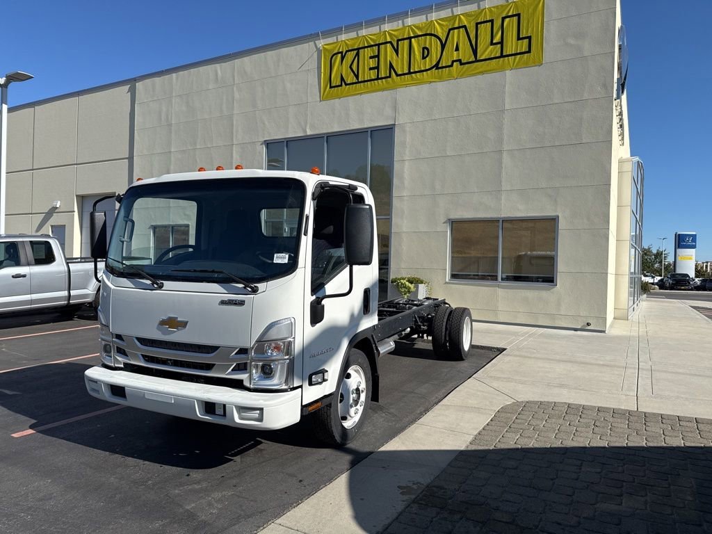 2025 Chevrolet Low Cab Forward 4500 Gas 176" WB Regular Cab's photo