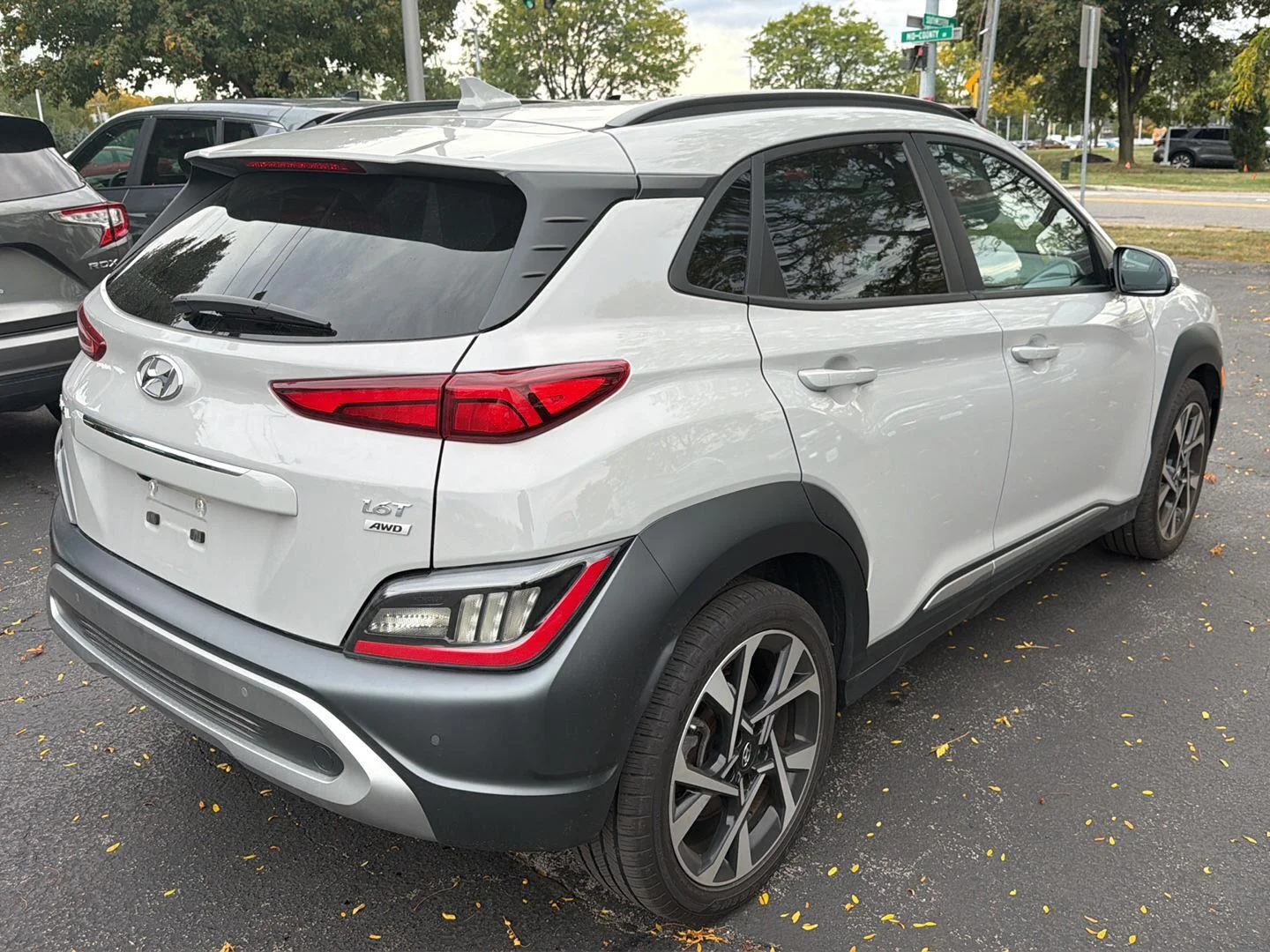 Used 2023 Cyber Silver Hyundai Limited image 4