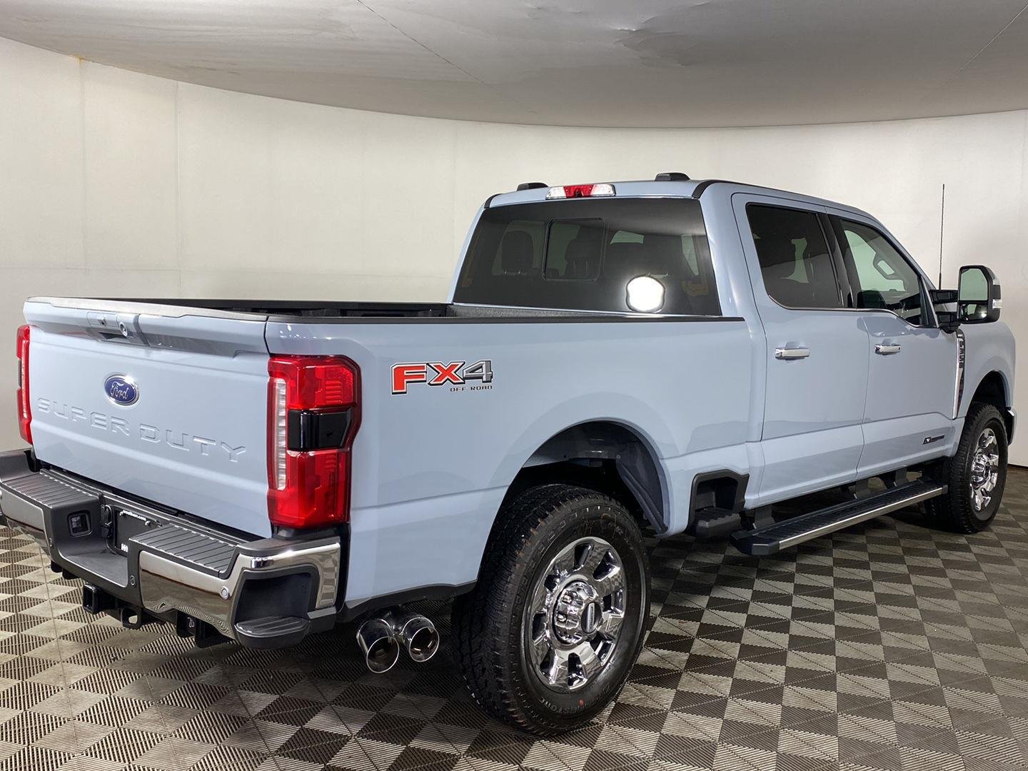 Used 2026 Glacier Gray Metallic Tri-Coat Ford Lariat image 21