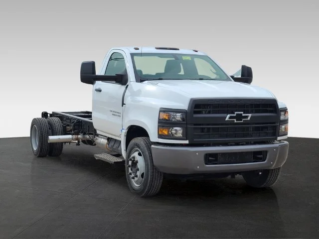 Used 2024 White Chevrolet 108 CA 189WB image 3