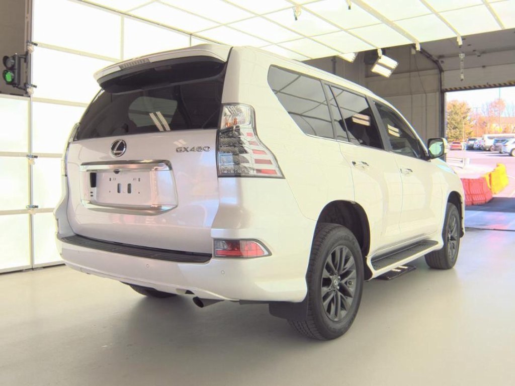 2023 Lexus GX 460 photo 2