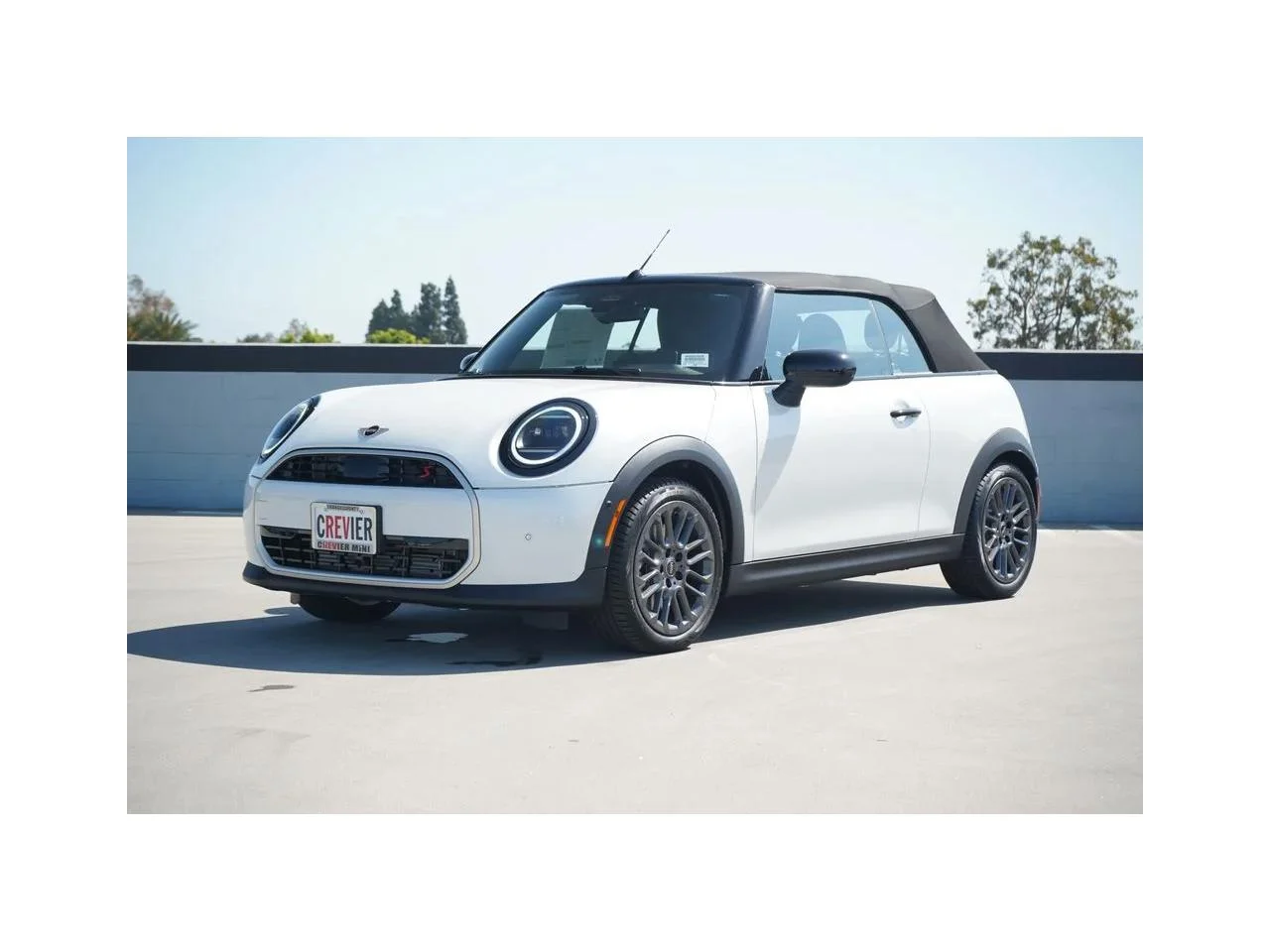 New 2026 Nanuq White Metallic MINI SIGNATURE PLUS image 2