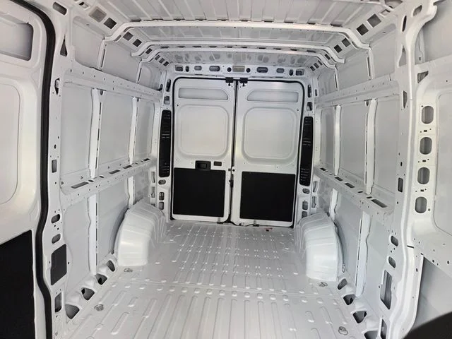 New 2026 Bright White Clear-Coat Exterior Paint RAM High Roof image 15