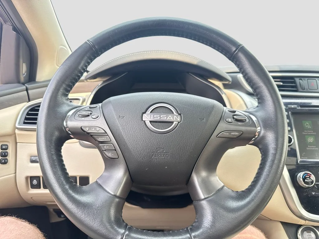Used 2024 White Nissan Platinum image 16