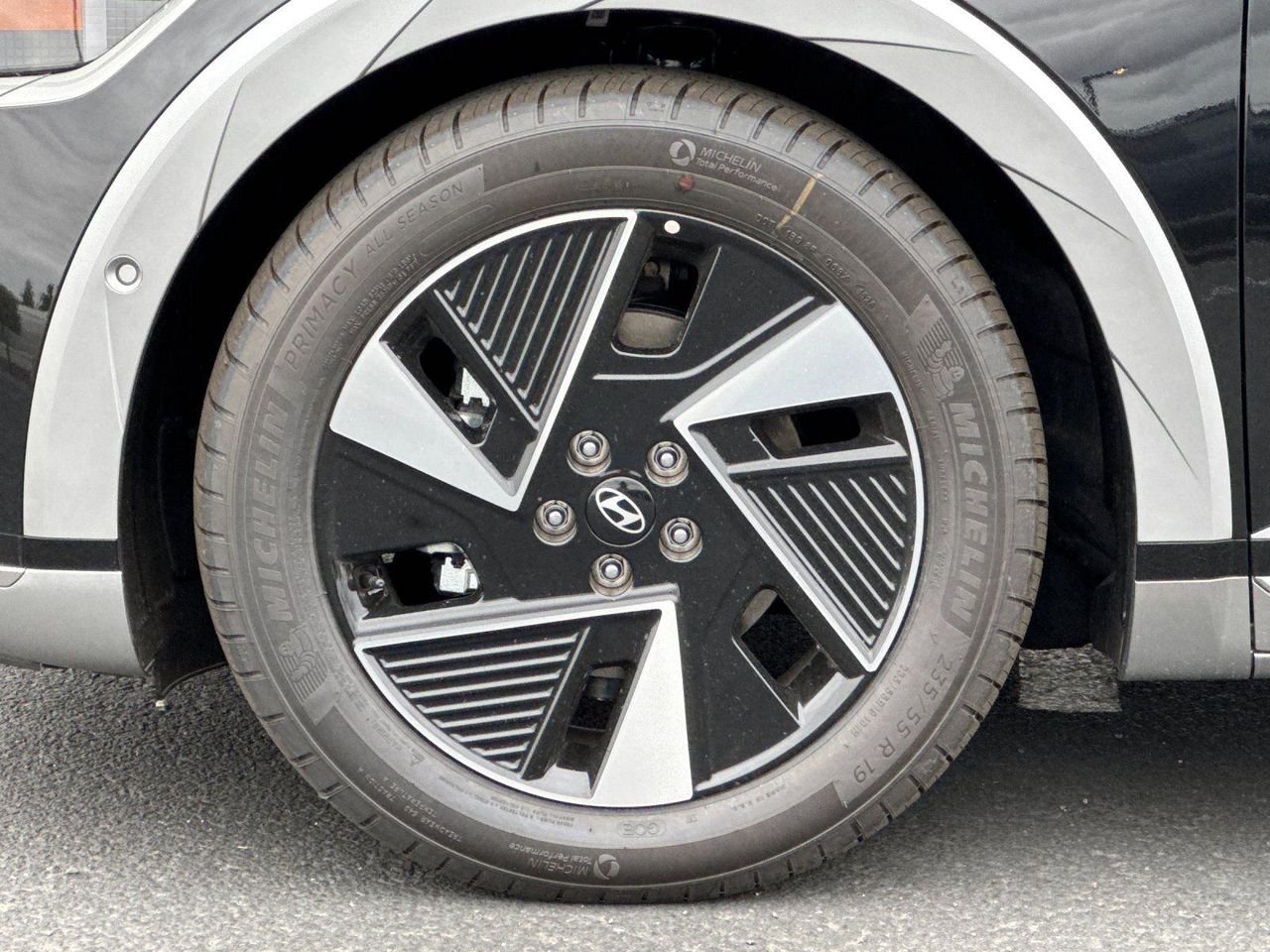 New 2026 Black Hyundai Limited image 25