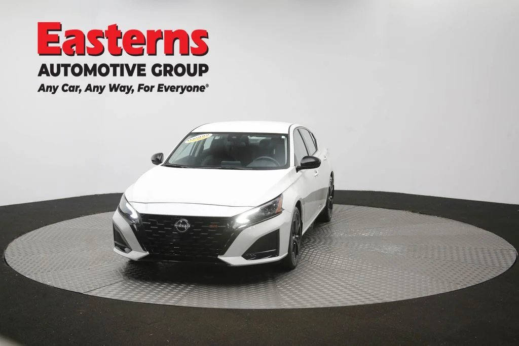 Used 2023 White Nissan 2.5 SR image 53