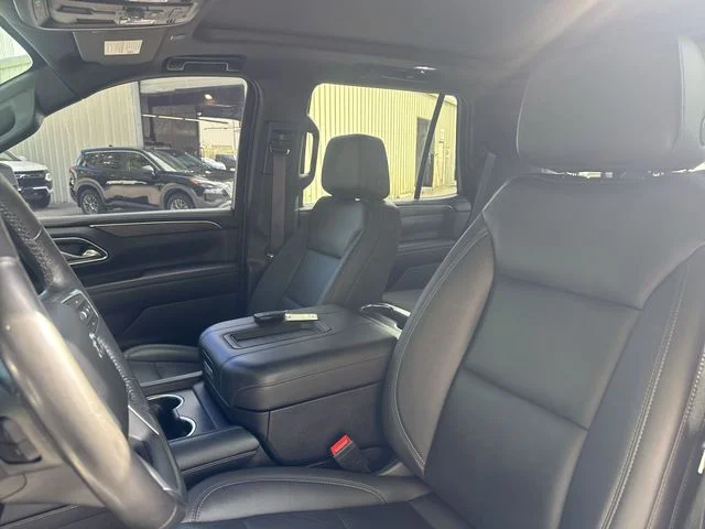 Used 2023 White Chevrolet Z71 image 17