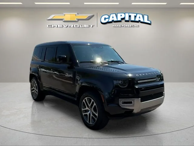 Used 2022  Land Rover SE image 7