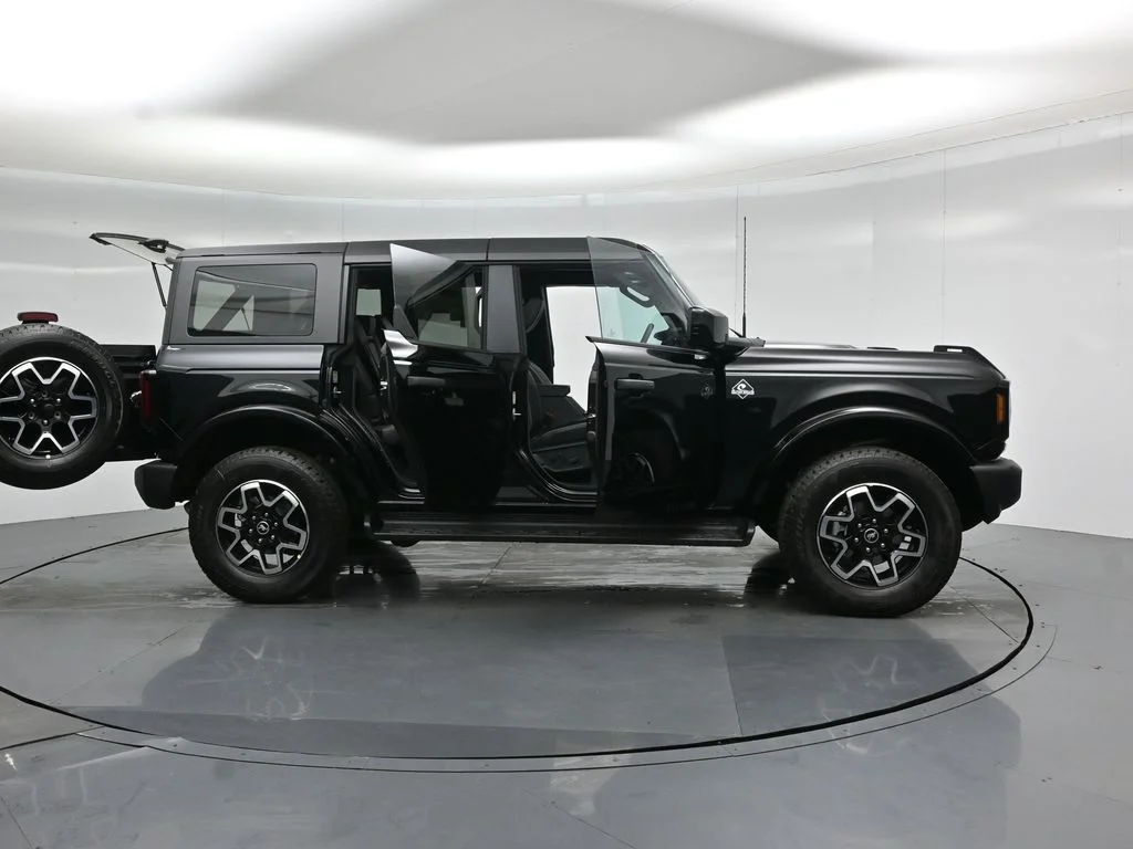 New 2026 Shadow Black Ford Outer Banks image 4
