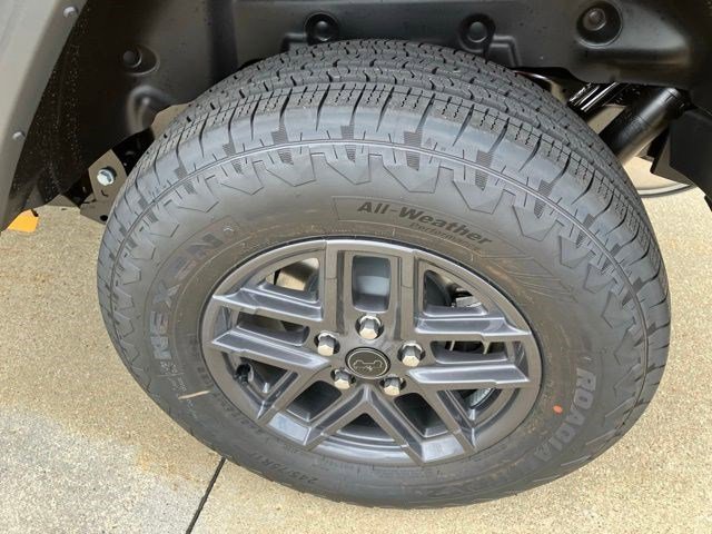 New 2026 Goldilocks Exterior Paint Jeep Sport S image 27