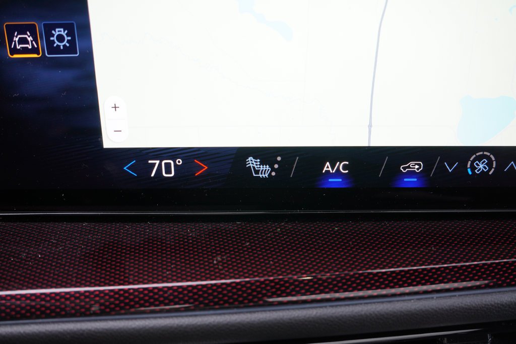 Used 2025 Iridescent Pearl Tricoat Chevrolet Z71 image 7