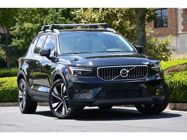 2023 Volvo XC40 B5 Ultimate Bright Theme