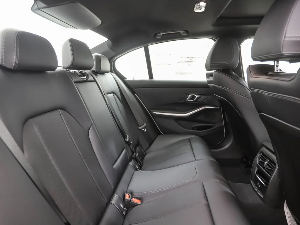 2025 BMW 3 Series 330i - Photo 26