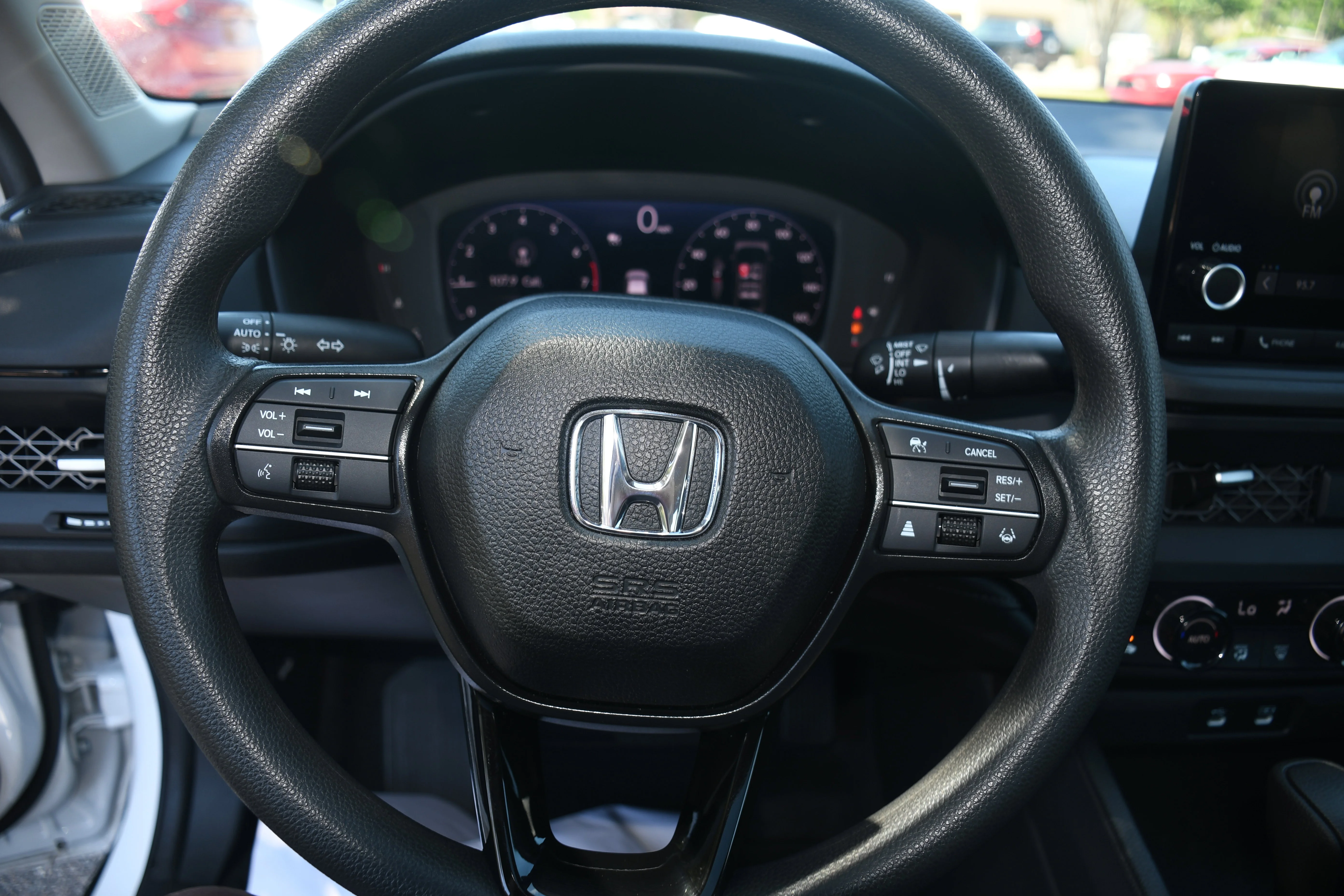 Used 2025  Honda SE image 13