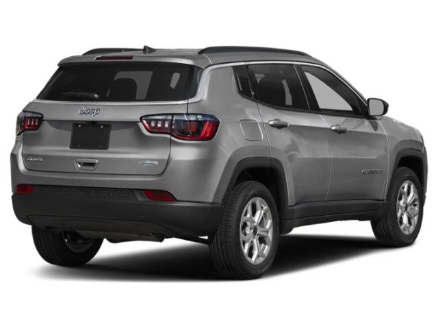 New 2026 Sting-Gray Clearcoat Jeep Latitude image 3