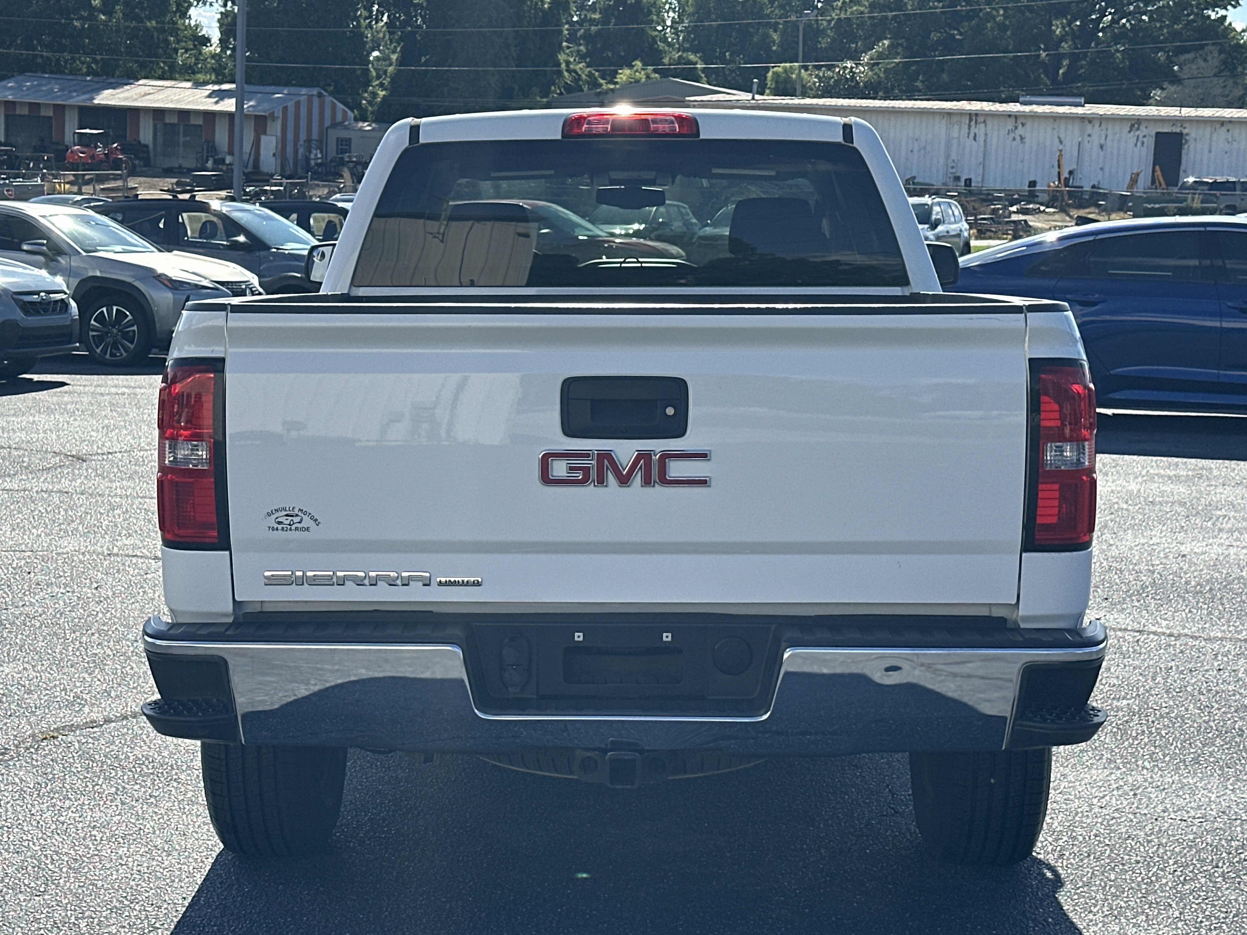 Used 2019 Summit White GMC DBL CAB 2WD image 6
