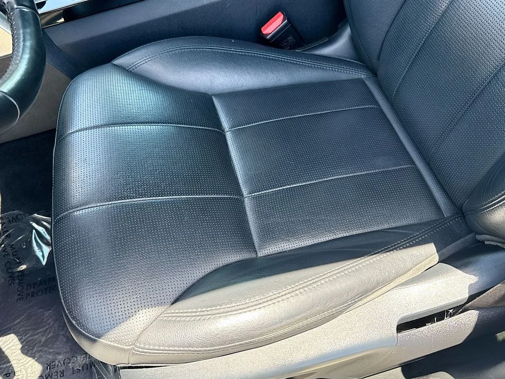 Used 2019 Gray Land Rover HSE image 21