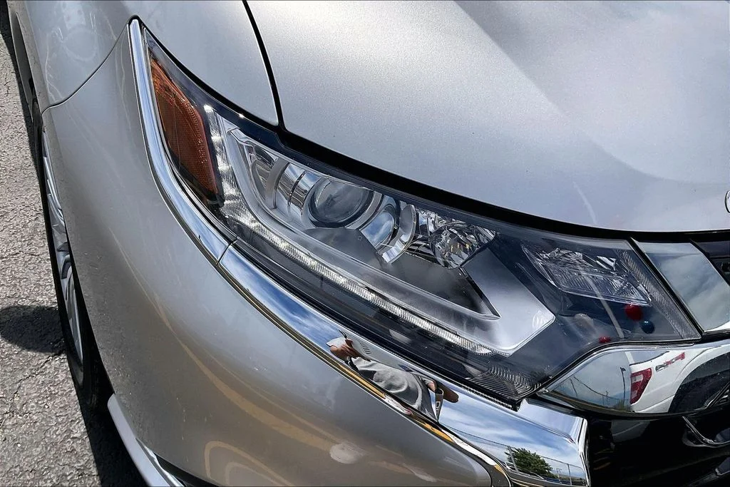 Used 2019 Alloy Silver Metallic Mitsubishi SEL image 29