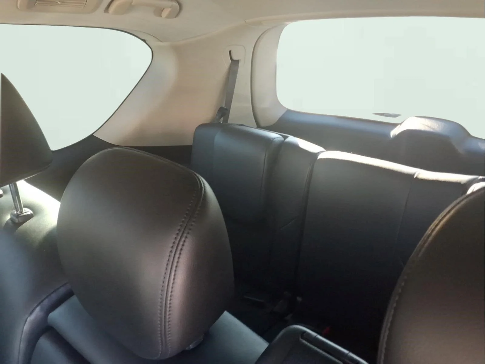 Used 2022 Gray Nissan SL image 11