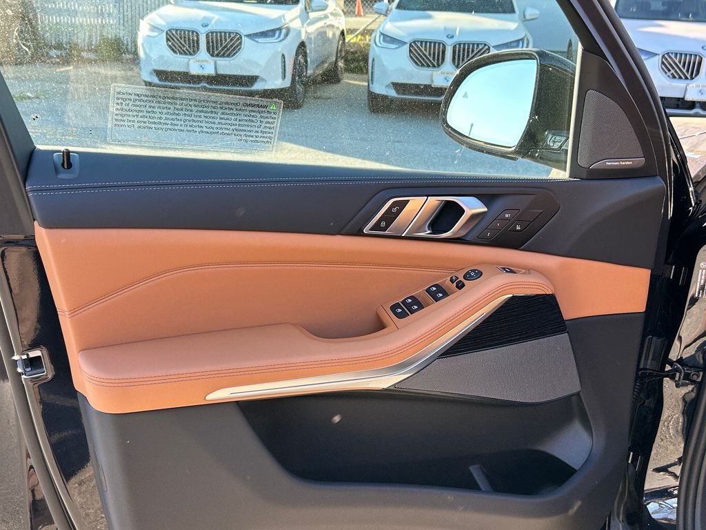 New 2026 Carbon Black Metallic BMW xDrive40i image 11